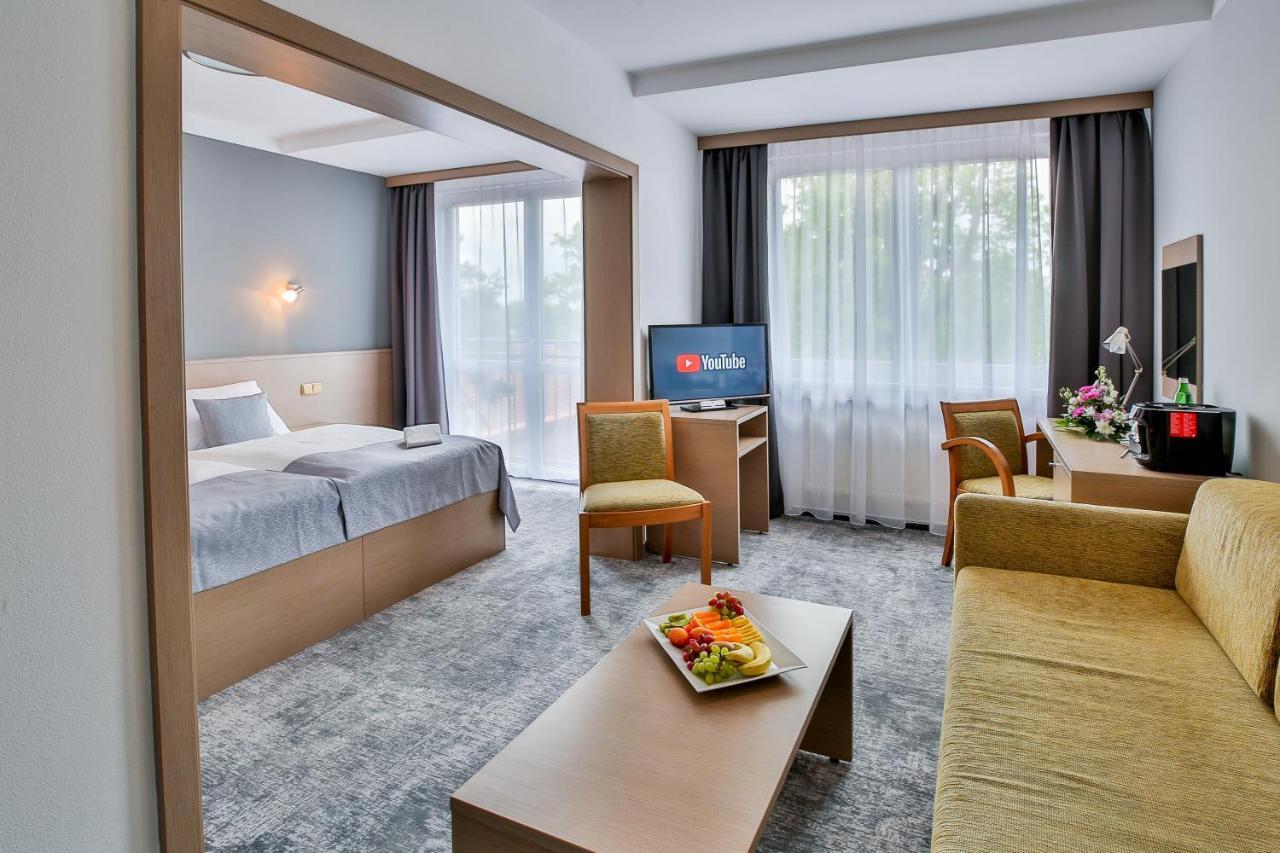 Lh Parkhotel Hluboka Nad Vltavou Congress & Wellness Ngoại thất bức ảnh