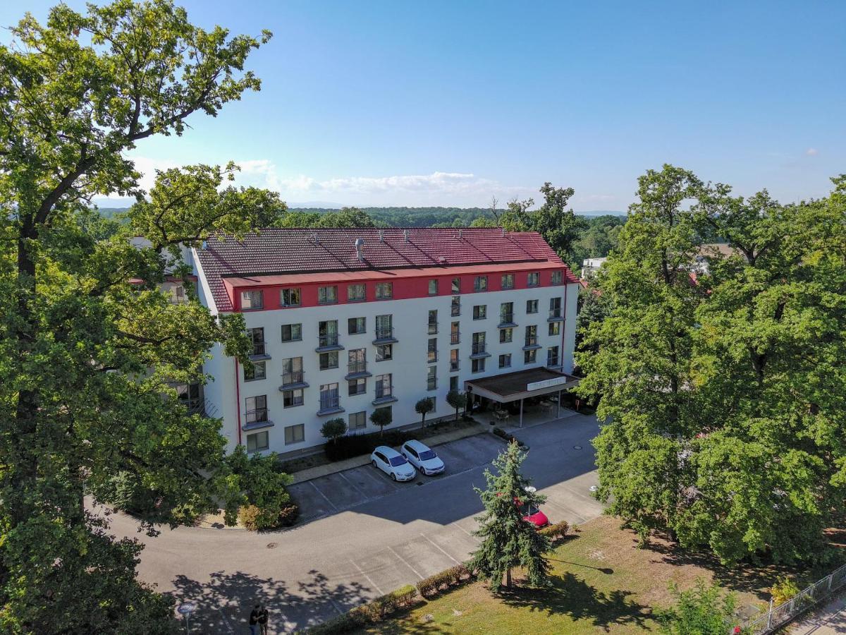 Lh Parkhotel Hluboka Nad Vltavou Congress & Wellness Ngoại thất bức ảnh